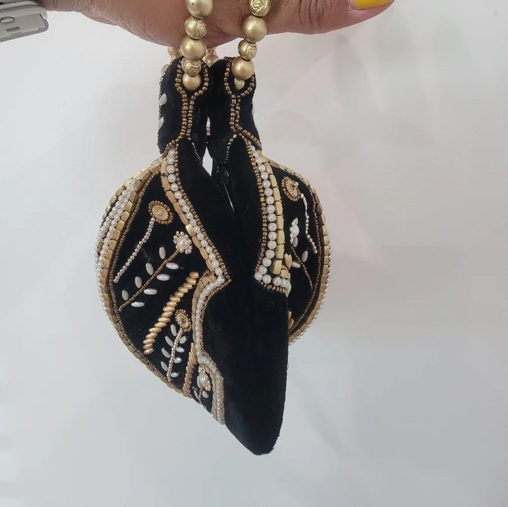 Beaded Fortune Cookie Purse/Bag Wrislet in Black & Gold Velvet Exterior